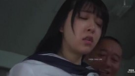 [无码破解]APNS-389 一位中年恋童癖女学生被抓到自慰，随后与她一直深爱的男人们进行了一场令人欲罢不能的奶油派性爱。芙瓦里·真白