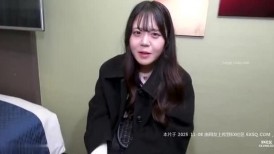 FC2 4792776 [27日前获得990积分] [首次拍摄] 纤细的梓酱，目标是成为偶像出道。她羞涩地呻吟着，被以狗式姿势插入，苍白的皮肤泛起红晕。<不，好舒服，我要高潮...