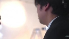 [无码破解]JUR-540 裸体模特NTR：妻子羞愧难当，被老板夏目玲香折磨的惊人视频