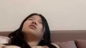 【真实反差学生妹】，土豪高价定制1对1在线调教，清纯妹子掰菊花抠逼口塞棉袜舔内裤，小母狗属性拉满了—video_2025-09-25_02-36-50 (4)