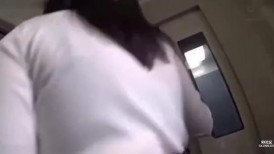 [无码破解]EBWH-283 我想尝试一些像同人漫画里那样的变态性爱……她的衣服露出了她惊人的K罩杯胸部。出版社的成人漫画编辑乌拉拉（26岁）首次出演成人影片。