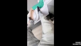 【精品乱伦】我的乱伦日记 - 偷情继母工作回来让我帮她按摩 诱人的内裤饱满的嫩鲍 欲火焚身操出白浆喷