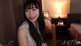 FC2 4799718 [限时特价] 她比她朋友的男人们都帅。一位狡猾的女人，有绿帽癖。一位性欲旺盛、身材丰满的男人，散发着诱人的气息，在一场激情四射、扭动臀部的性爱中榨取精...
