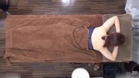 FC2 4799035 ♡ 12月3日前半价！ 【无码/半生】一位身材姣好、皮肤光滑、容貌姣好、气质清纯的单身女性再次光临本店。她这次是来做淋巴按摩的。