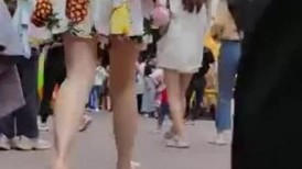 最新流出街头偷拍高颜值美女裙底