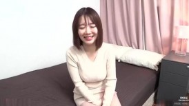 FC2 4804483 [无码 x 私人视频] 一位三十出头的年轻妻子在丈夫不知情的情况下，向她的男伴展示了她傲人的G罩杯巨乳。她为另一个男人口交可以吗？夫人！