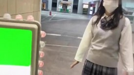 FC2 4807049 [1290pt 截止至23日] [首次拍摄] 18岁偶像候选人Yuka，刚刚毕业。<感觉真好……>这位宛如女神般的少女用她的第一款振动器一次又一次地达...