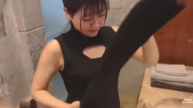 FC2 4807853 【无码】限量加20份  女性⚪︎ Raw Saki（20岁）被50厘米的假阳具和三孔喷水玩疯了哈哈。同性恋伊拉玛，喷水，屁股喷水，全套哈哈