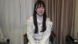 FC2 4810998 [无码] 安静纯真的女孩！虽然嘴上说着紧张，但身体却乖乖听话，一次又一次达到高潮，展现了她对性的热爱！哈哈。她紧致的臀部也很棒⤴ 两次内射 附赠高清版