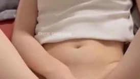 美女自拍投稿自慰特写