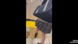 【最新记录 83】一位戴眼镜、长相漂亮的女学生，不习惯与男性接触