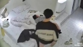 大学城 12-8 女孩是个好女孩 但这个男人是真的废 一次完整的做爱都没完成 全是在逼门口蹭蹭 太废物了-大学城2