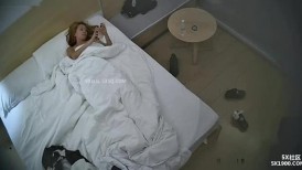 ❤️20251219❤️酒店针孔偷拍5XSQ模特身材黄发顶细腰妖艳御姐穿豹纹内裤非常骚被小伙舔逼2