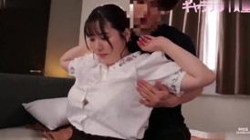 FC2 4827965 胸围100cm的丰满女孩享受按摩，她那滑溜溜、像火箭一样挺拔的乳房被按摩，然后被灌满精液！ [有]