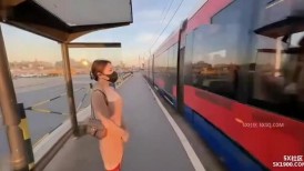 【AI增强】美杜莎~淫荡公交车~黑丝少妇公交车上引诱陌生男偷情~地下车库野战引过往车辆围观