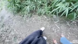 精品乱伦我跟后妈的性爱日记 - 长腿小妈牛仔裤景区野战爽翻天 观景台后入蜜臀狂插紧致小穴 湿淋淋的美鲍拉丝内射