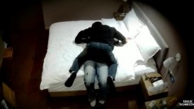 ⏪酒店偷拍⏩清纯的邻家妹妹型女友被舔狗抱起来操_op(3)