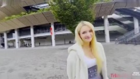 FC2 4826884 隆重介绍一位拥有丰满天然美胸的金发白人女孩，与<受孕男2号>进行第一视角奶油派拍摄。女孩欣喜地说：<感觉真好♡。>