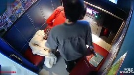黑客破解KTV包房监控偷拍❤️红衣妹子刚进来不久就迫不及待脱下帅哥的裤子吃硬鸡巴一边唱歌一边操她