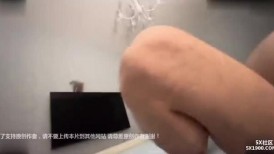 【苗条小妹】小吕布 - 黄发长腿嫩妹身材超好 被后入插的完全受不了 高潮抖臀收缩 被肉棒制服了 双腿