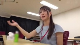 [无码破解]SDJS-353 诹访小姐，加入系统部，是一位可靠、聪明、大姐姐型的女性，拥有超过10年的工作经验，而且她竟然还有18厘米的阴茎！这位LGBTQ+系统部女员工在上班第一...