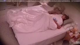 酒店针孔偷拍口活好的楼凤外围女接待客人