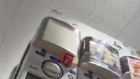 近距离观察美丽的美女偷窥