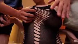 FC2 4836987 I罩杯巨乳家庭主妇亚久里与两根巨根上演三人行！酒店里充满肉欲的感官之舞！ [有]