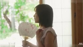 [无码破解]JUR-594 那位汗流浃背的已婚妇女扭动着臀部，让我甚至不用动一下腰就射在了她的体内。小岛南