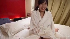 FC2 4838493 3天！7折优惠！【新手】双马尾、E罩杯、翘臀的性感玩具。极致真空口交，高潮迭起！在美丽的剃毛阴户里连续射精！