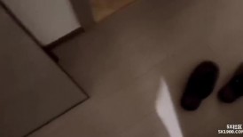 媳妇拒绝房事拒只能拿丈母娘泄欲 在睡着的老婆旁边操  强劲抽插骚穴 儿子要射了妈