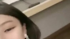 苗条身材性感女神级美女，大屁股女上位超诱惑，无套抽插嫩穴