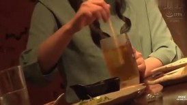 [无码破解]NHDTC-157 一名敏感的女子在吧营业时间被一名女同性恋服务员强舔舐，并偷偷地用手指刺激她小便和射精。