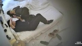 11-12新流出酒店偷拍❤️嫩脚小美女黑丝挑逗男友被男友各种姿势侧入草到呻吟不断
