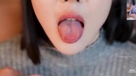 FC2 4848781 370_ [展现美丽身体部位] 一位身材高挑的美女为她的粉丝们提供了她嘴唇、耳朵、后颈、脚、阴部和阴蒂的特写镜头！皱纹、毛孔，甚至爱液都能让身体部位恋...