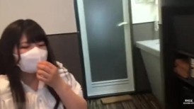 FC2 4849100 [全新！・【前50名顾客立减1000日元】尤妮，18岁・面部的・生猛。一个笑容灿烂、黑发丰满的女孩对一切都百依百顺。她摘下面具，让你舔舐她肛门深处（0...