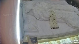 小哥带胖妹女朋友住店 真不愧是微胖才是极品女人 这胸看着就爽 这大屁股后入还带反弹的
