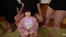 FC2 4851430 3天！五折优惠【肉粪计划】成年人蜂拥而至，围攻幼童。目睹无情地将精液射入阴道和射在脸上的画面。