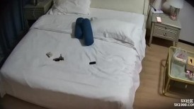最新流出公寓偷拍坦克一_2025-08-20-11-48-27