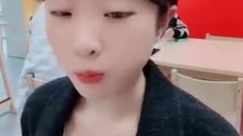 大三学生妹的一天【柚子】白天商场闲逛，和炮友相约，来一场刺激的，到厕所后入，紧张刺激爽炸