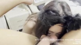 小情侣周末开房玩的真开心，捆绑后入口交，各种情趣内衣4