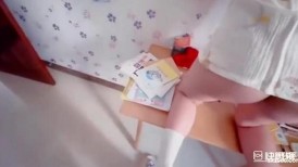小粉逼超级紧致，超嫩白虎馒头逼少女，蜜桃臀雪白
