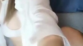 浓妆气质美御姐！沙发上骑乘位抽插，操完不够爽假屌自慰