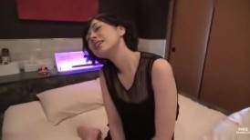 FC2 4809873 [个人拍摄] 身高170cm的苗条女招待樱，不断挑逗，最后他忍不住射在了她里面。[有]