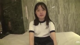 FC2 4866889 [无码] 她那暴露的灯笼裤引发了无法抑制的幻想！一个穿着沾满蓝色汗水和气味的灯笼裤的女孩，为你带来纯粹的口交！！