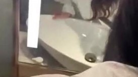 【你别拍了行吗？你跟你前男友拍那么多，我也要拍给拿出手的】连续射了两次，第一次射嘴巴里，完美露脸的反差骚货
