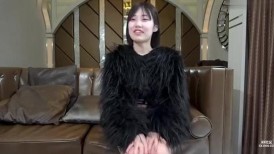 FC2 4869117 1490积分，截止至24日！！【首次购买】早鸟优惠・发掘新星！<第一次拍摄私人写真> 肤白貌美，身材苗条 / 她敏感的私处因快感而颤抖。她脸上带着陶的...