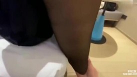 體育生大屌猛男『5XSQ』水手服饅頭肉鮑小處女，嫩妹校花被擒住雙腿肉鮑被塞入肉棒 小萌妹居然這麽反差