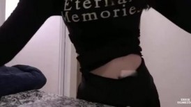体验倒立深插感觉要把她的逼捅穿了】两个穴都被塞得好满啊！绿帽老公找朋友酒店3P老婆，双龙一凤肆意玩弄！把老婆变成榨汁姬肉便器玩物！