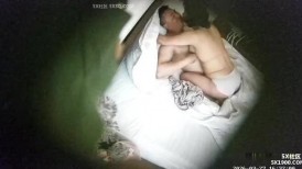酒店针孔偷拍风韵熟女和中年男士~如狼似虎的年纪~各种舔~猛烈激情啪啪)